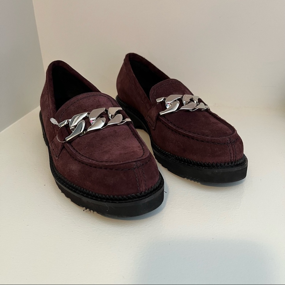 NWT La Canadienne Haydan Brown Suede Loafers with Silver Chain